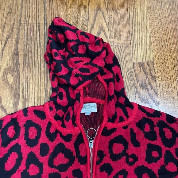 Joseph A. Woman Red Black Animal Print Hooded Zip Sweater Size 1X - Picture 2 of 8